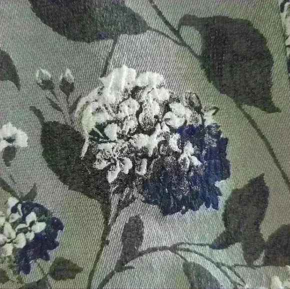 LOFT | Women's Silver Metallic Brocade Floral Pencil Mini Skirt - Picture 2 of 5